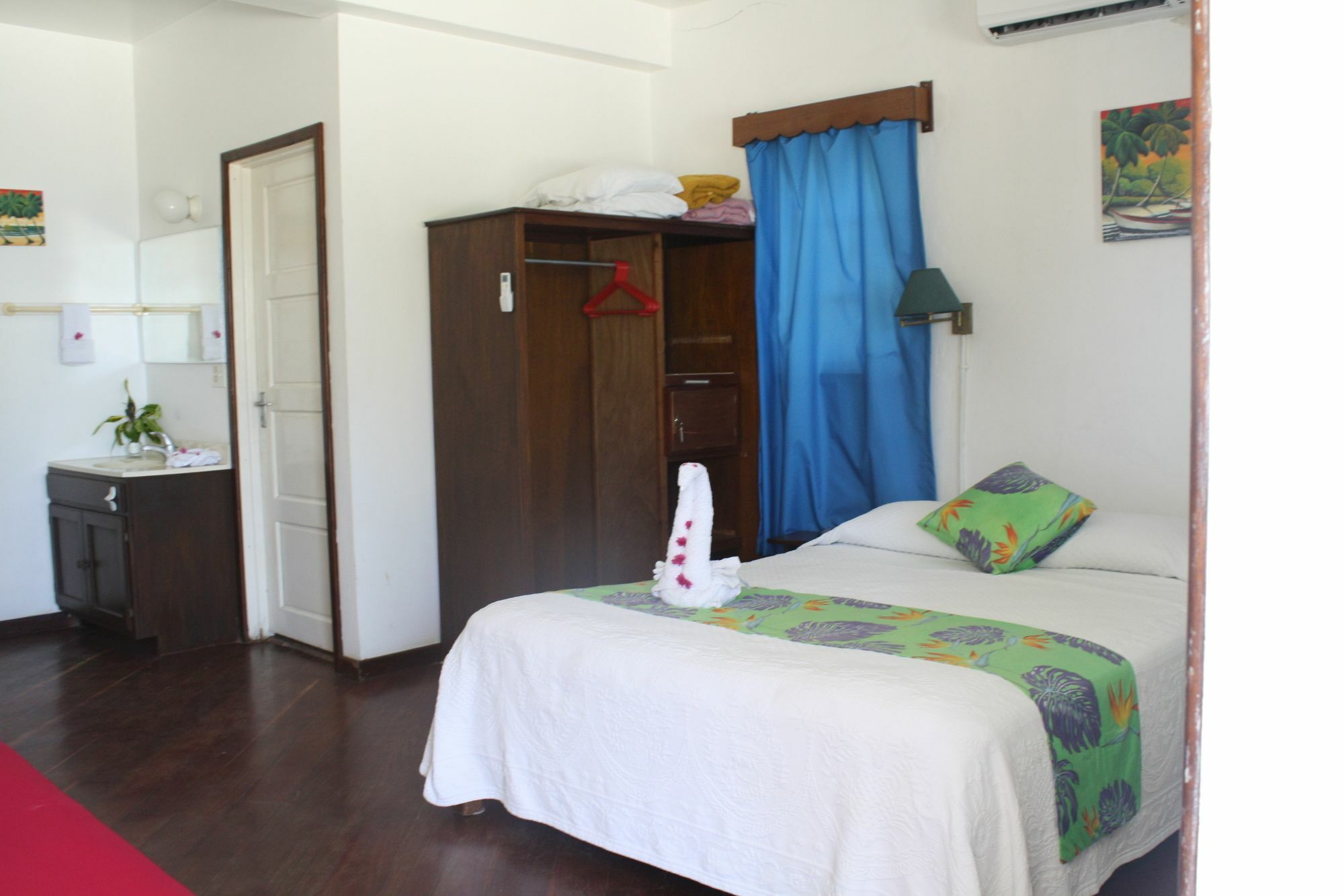 Holiday Hotel 산페드로 외부 사진