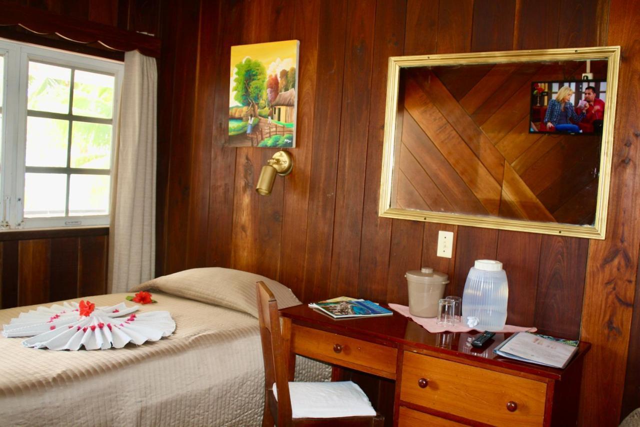 Holiday Hotel 산페드로 외부 사진